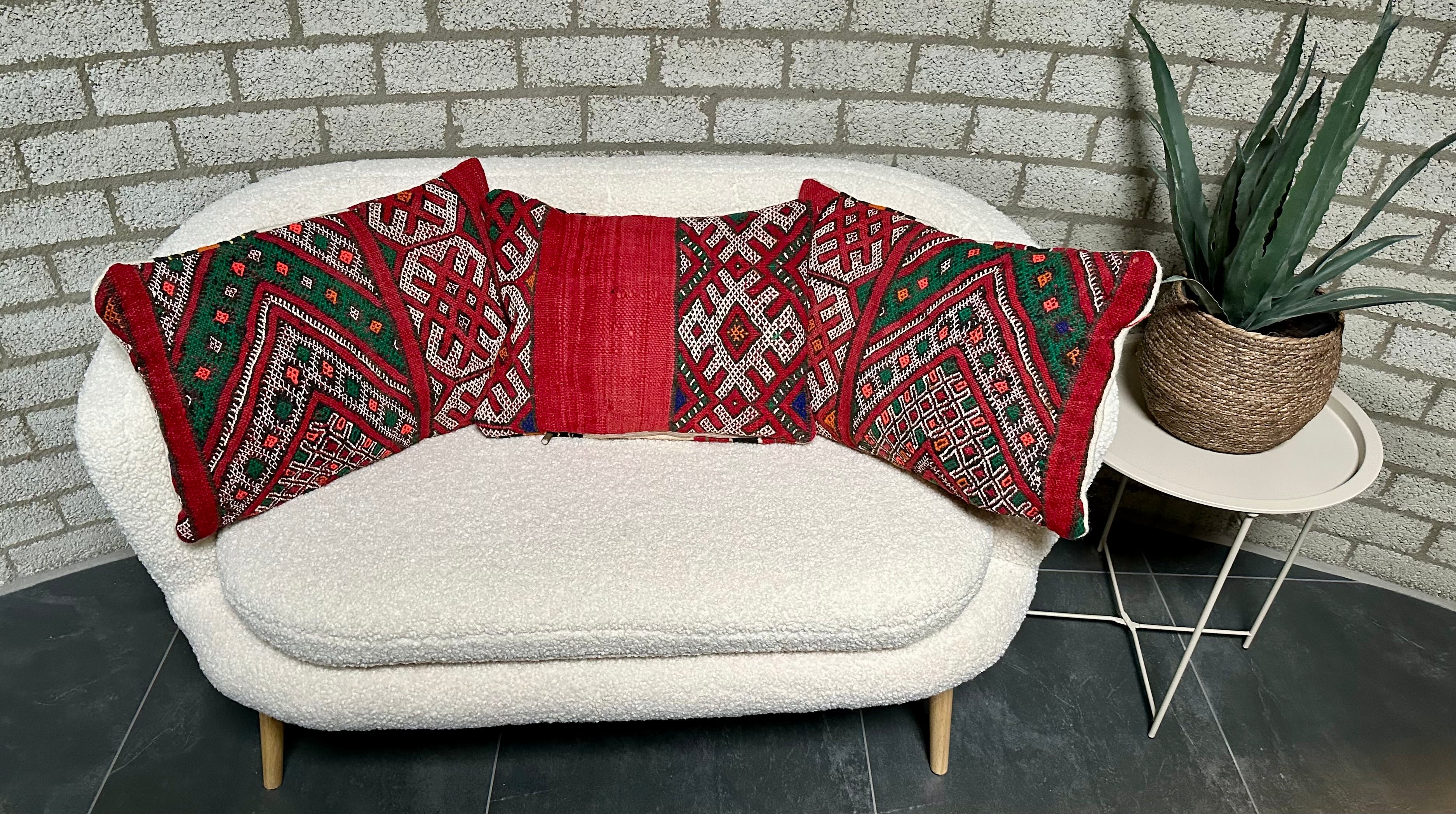 Marokkaans kussen - rood + neon mix - 50 x 40 cm