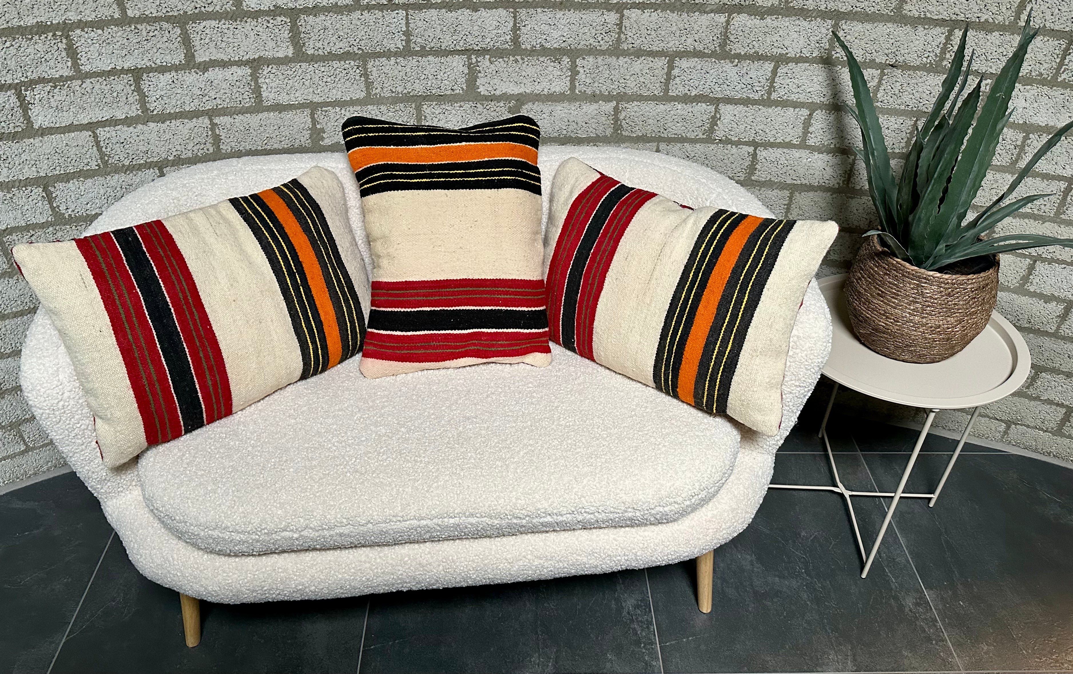 Marokkaans kussen - rood + neon mix - 60 x 40 cm