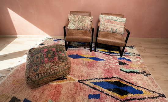 Marokkaans Boujaad vloerkleed  - roze met patronen - 244 x 154 cm