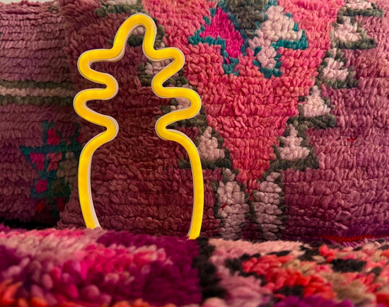 LED Ananas met neonlicht