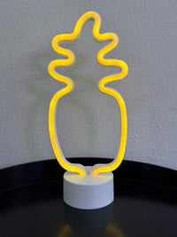 LED Ananas met neonlicht