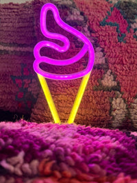 LED IJsje met neonlicht